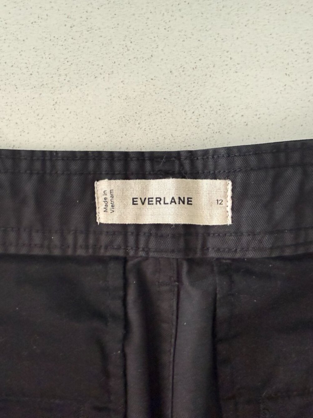 Everlane Everywhere Pants, Black, Size 12 - Picture 3 of 11